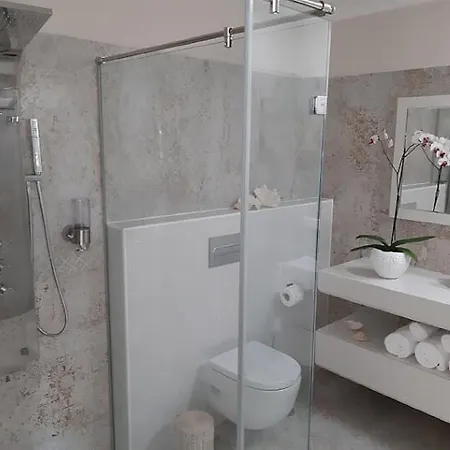 Apartamento Beachfront Loft In *